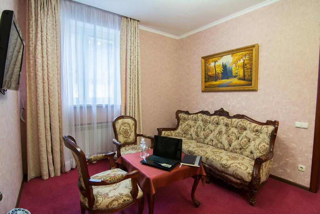 Grand Christer Hotel Kiev Exterior foto